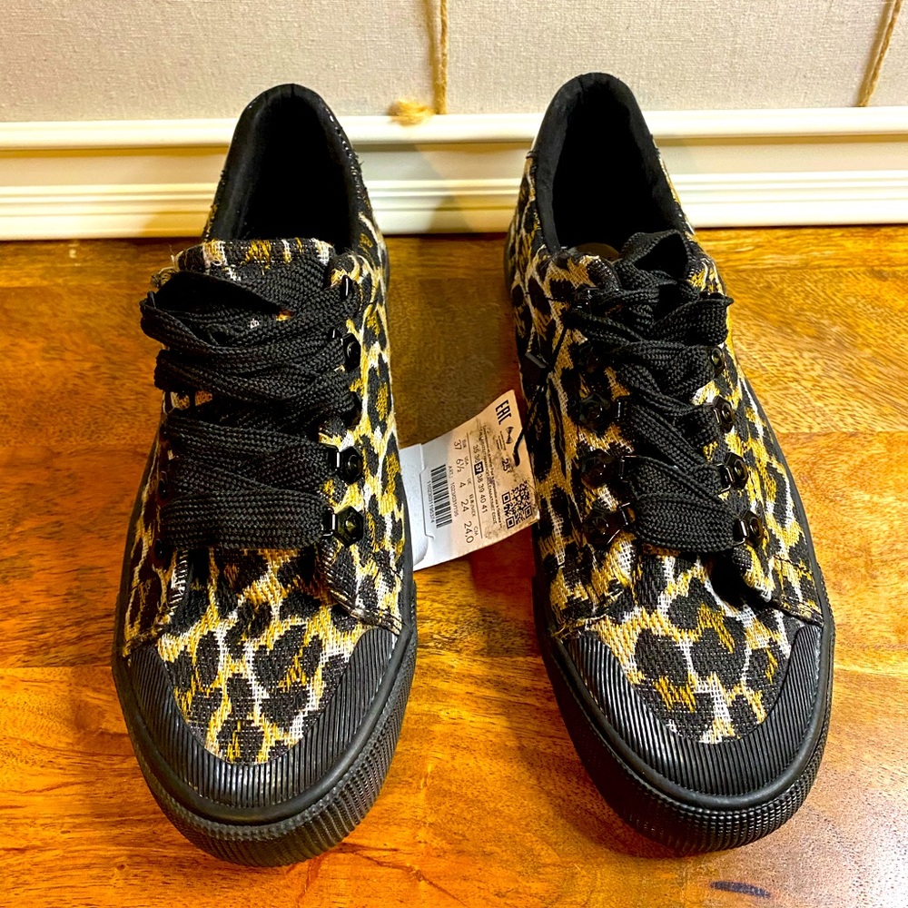 Bershka - Women’s Shoes 👟 - Picture 1 of 10